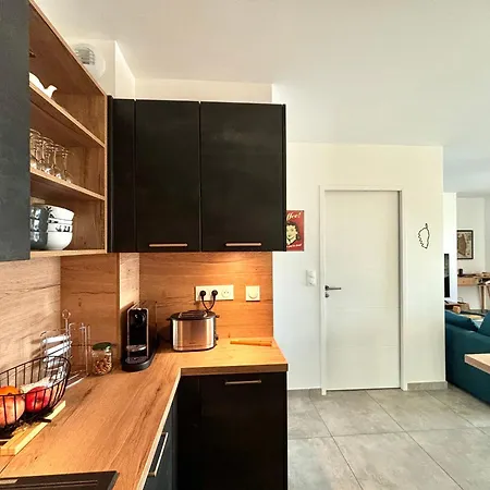Duplex Tour D'omigna 아파트